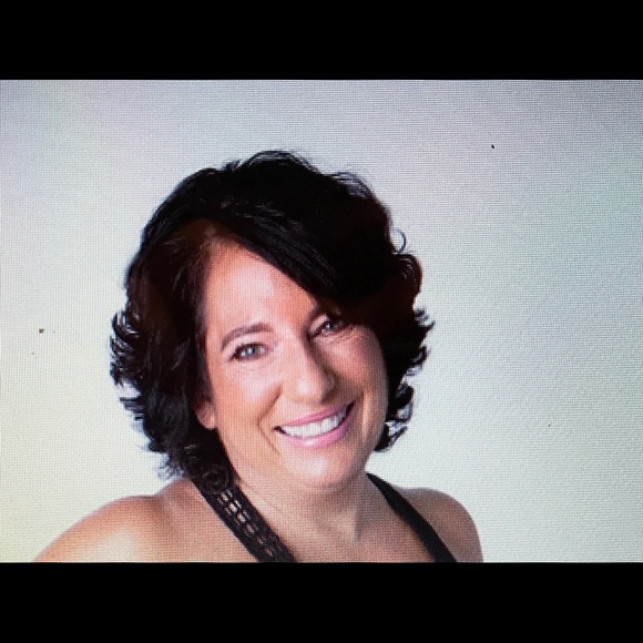 Meet your Posher, Karen - Picture 1 of 1